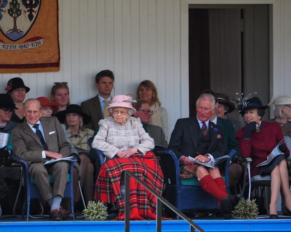 Geen kouden knietjes voor de Queen.<br> Kalte kalten Knien für die Queen.