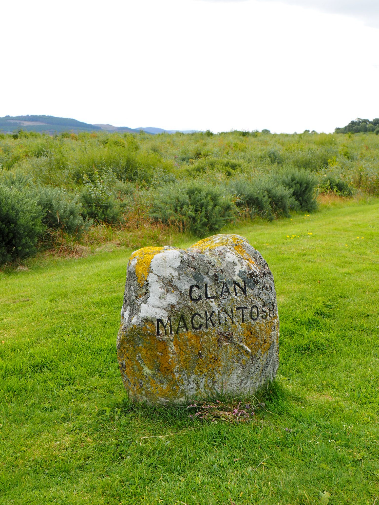 Einde reis en einde clan Mackentosh<br>
Ende der Reise und Ende des Clan Mackentosh.